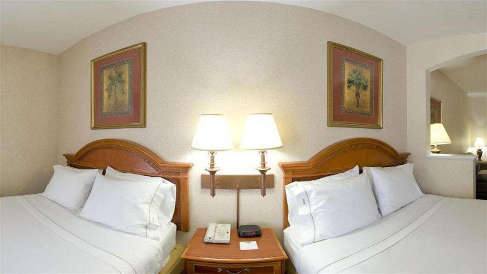 Armoni Inn & Suites Orangeburg Екстер'єр фото