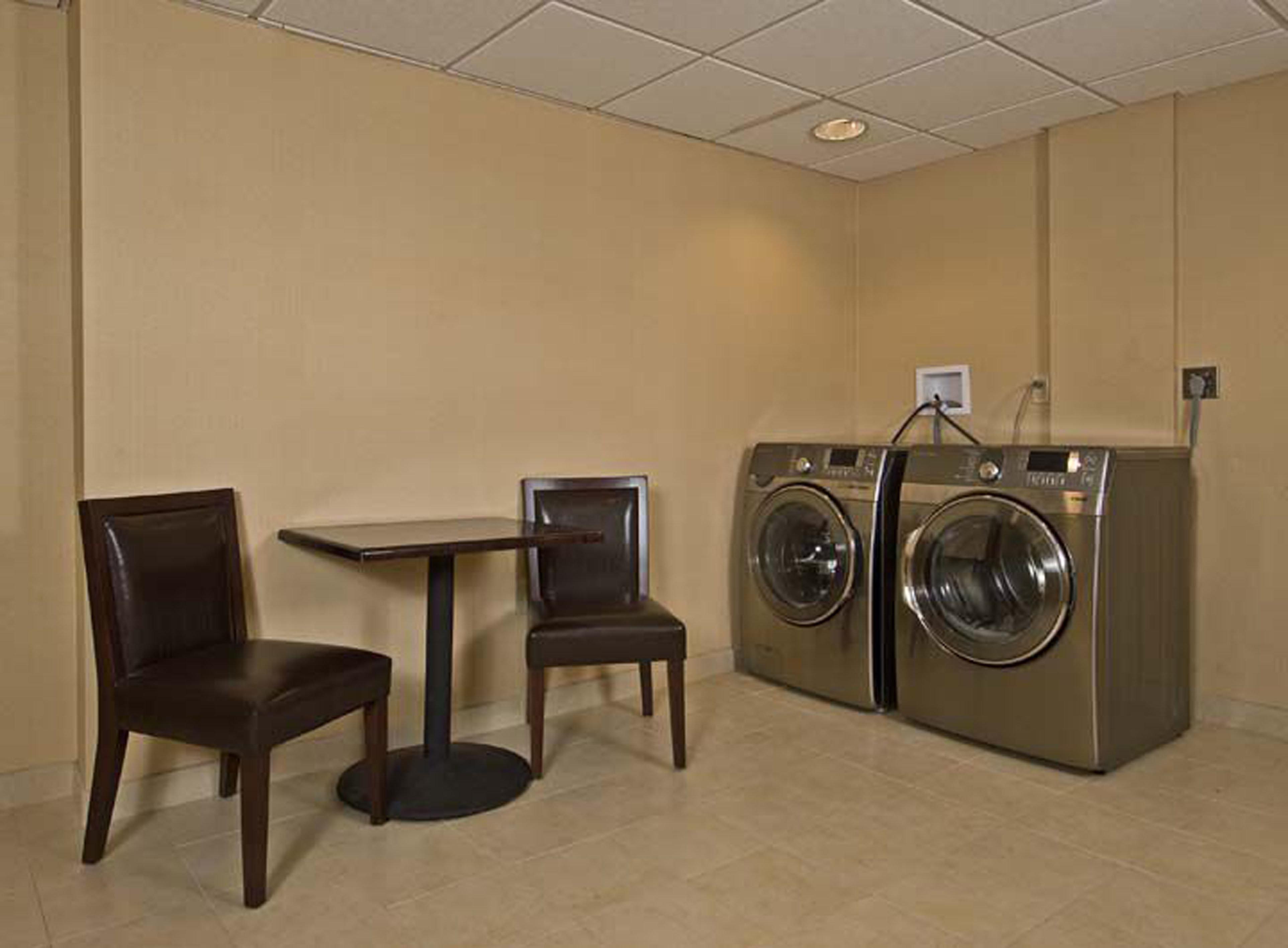Armoni Inn & Suites Orangeburg Зручності фото