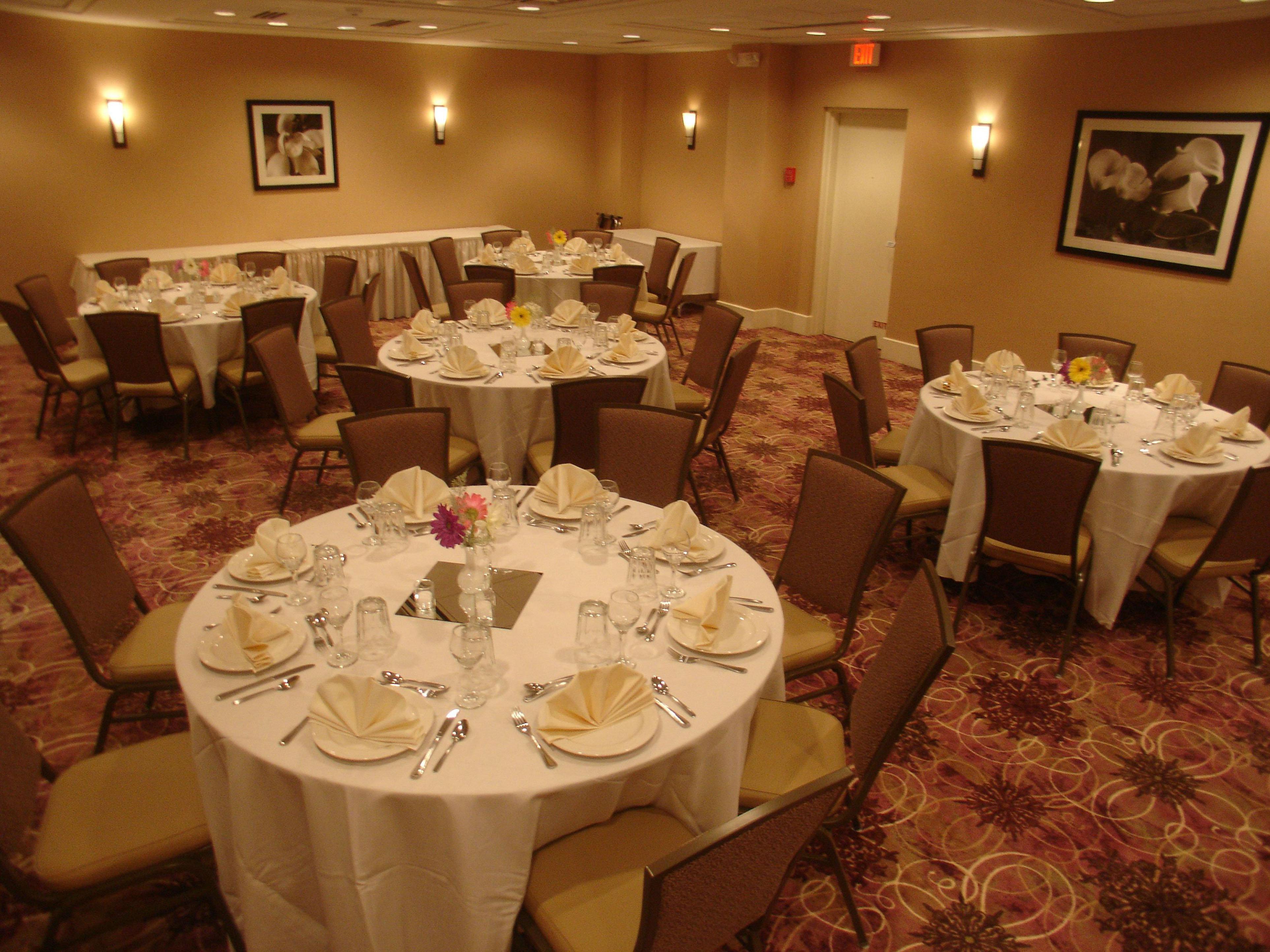 Armoni Inn & Suites Orangeburg Ресторан фото